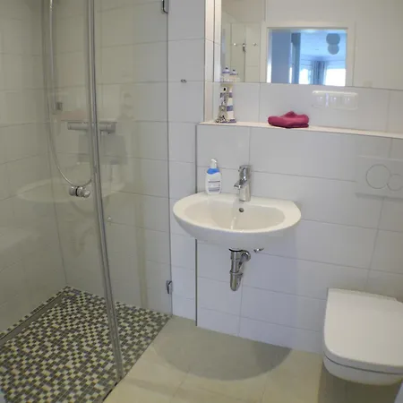 Strandvilla 1 *